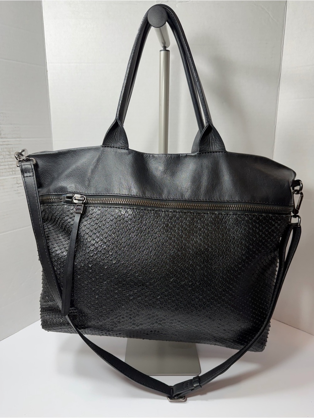 GIANNI CHIARINI Black Textured Leather Tote Bag with strap, made in Italy 🇮🇹